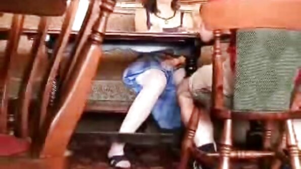 ஸ்லட்டி ஹார்லோ ஹாரிசன் வேலை செய்யும் மேஜையில் ஹார்ட்கோரை புணர்கிறார்