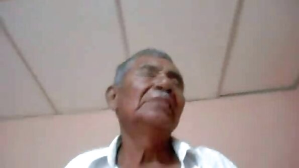 கருப்பு மனிதனைச் சந்திப்பது அழகி ஹஸ்ஸிக்கு முட்டாள்தனமாக மாறும்