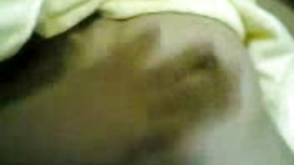 ஸ்டெப்டாட் பொன்னிறத்தை அவளது பாலியல் திறன்களை சரிபார்த்து களமிறங்கினார்